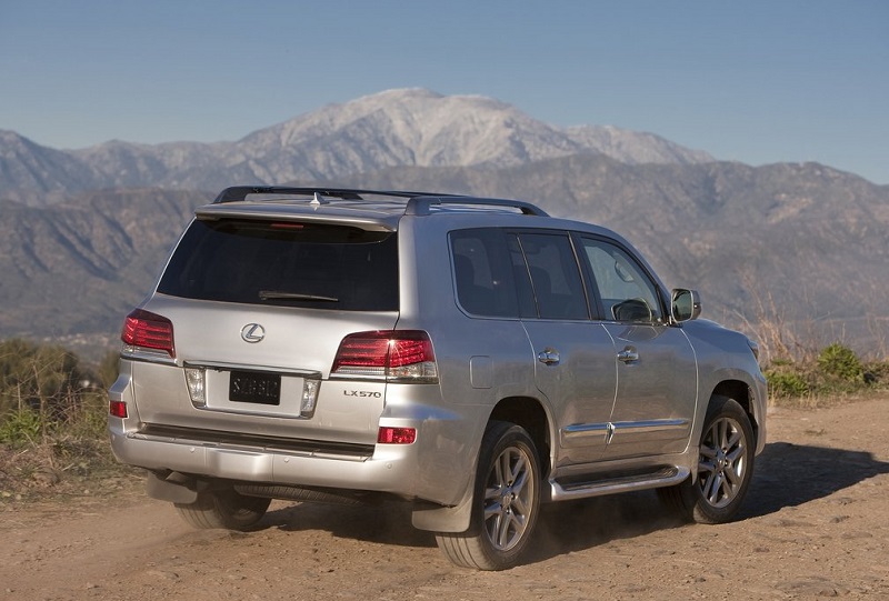 نمایی از lexus lx 570 facelift