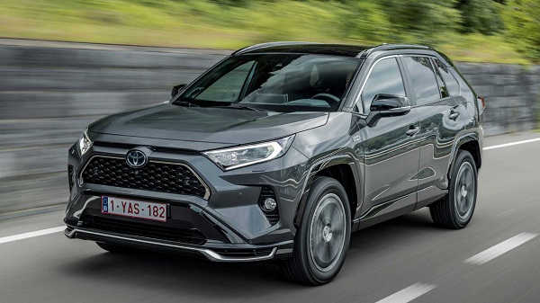 نمایی از تویوتا RAV4 هیبرید 2020